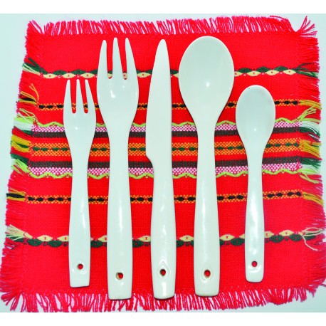 Керамични прибори за хранене